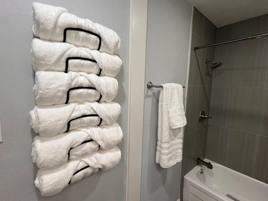 Healing Haven King Bed Suite Dallas Extérieur photo
