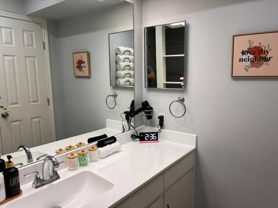 Healing Haven King Bed Suite Dallas Extérieur photo